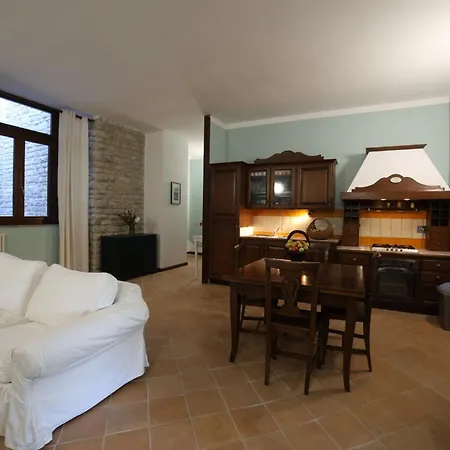 Il Castello Di Campolongo Lejlighedshotel 4*