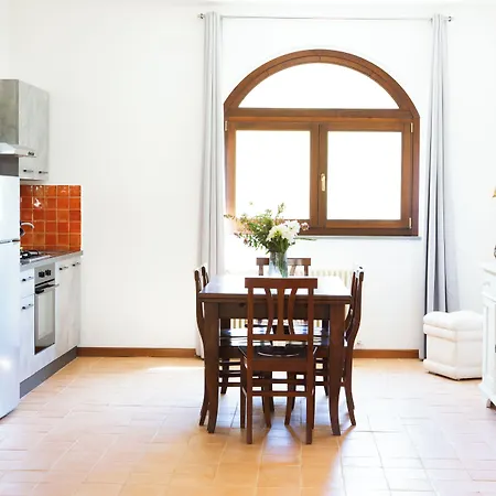 Il Castello Di Campolongo Apartmanhotel 4*